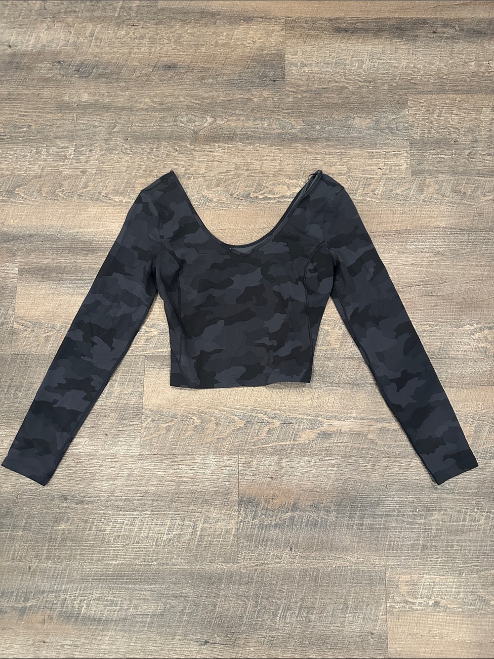 LULULEMON Black Camouflage Long-Sleeve Crop Top